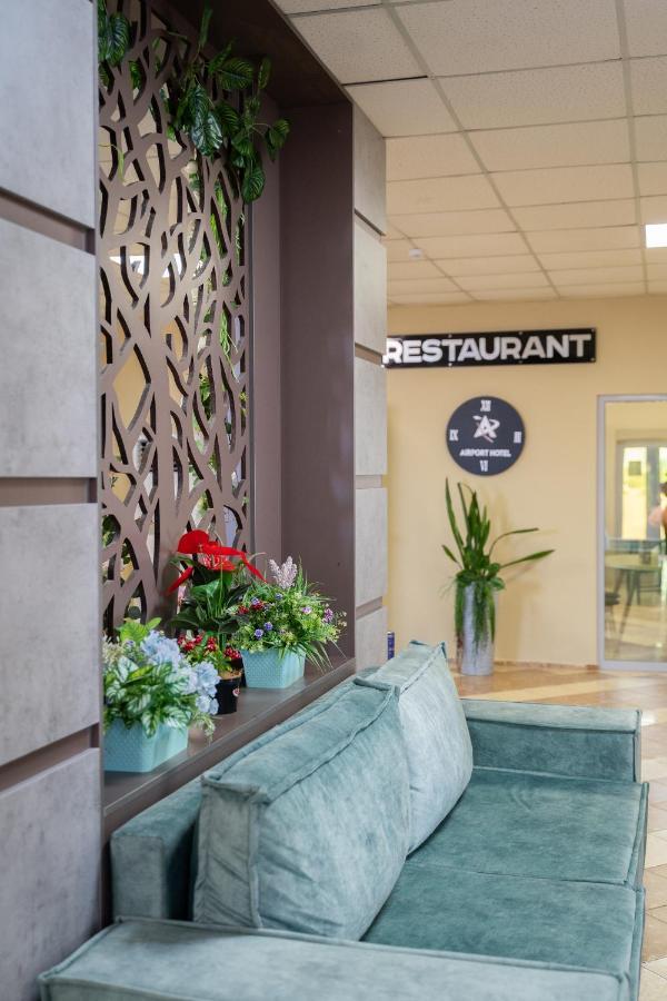 Aktau Airport Hotel Екстериор снимка