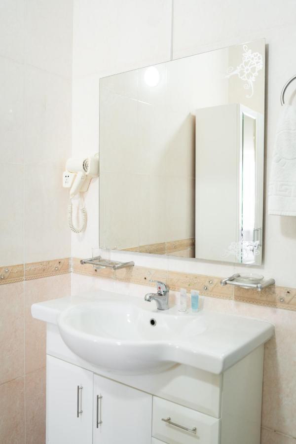 Aktau Airport Hotel Екстериор снимка